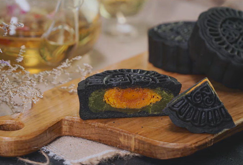 Charcoal mooncake