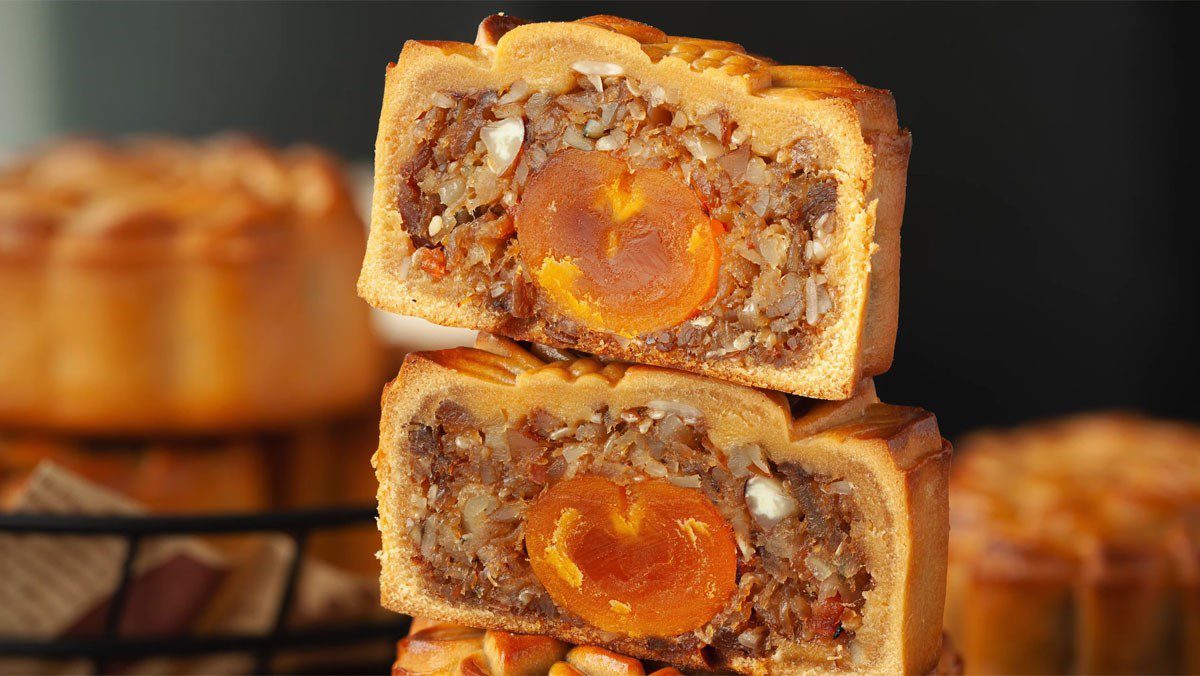 Traditional mixed filling baked mooncake