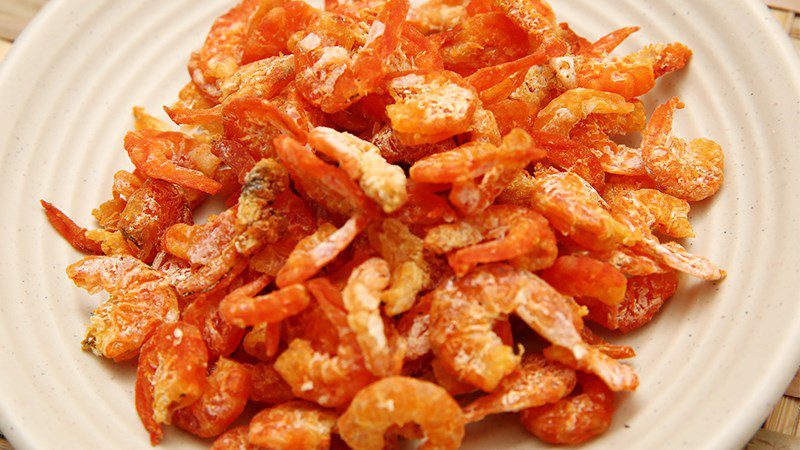 Should you choose peeled shrimp or whole shrimp?