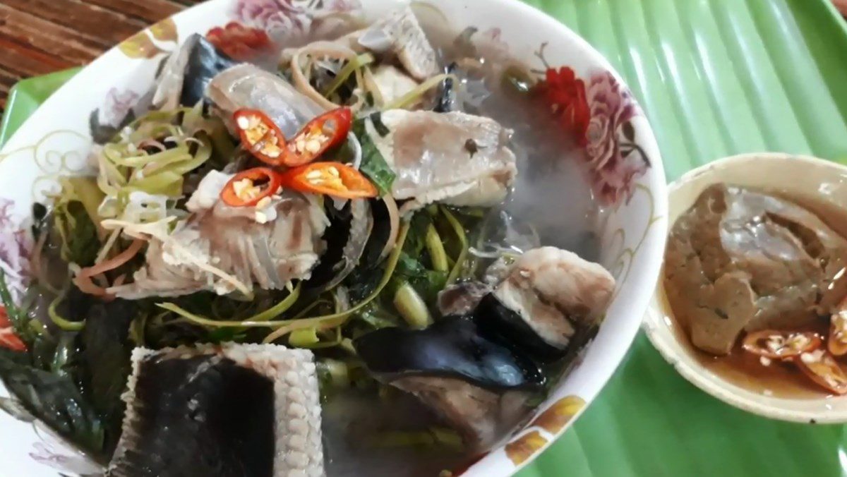 Sour stingray soup cooked with fermented rice