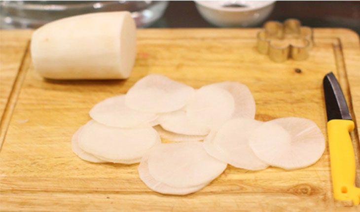 Step 1 Prepare the ingredients for Radish rolls with shrimp and pork