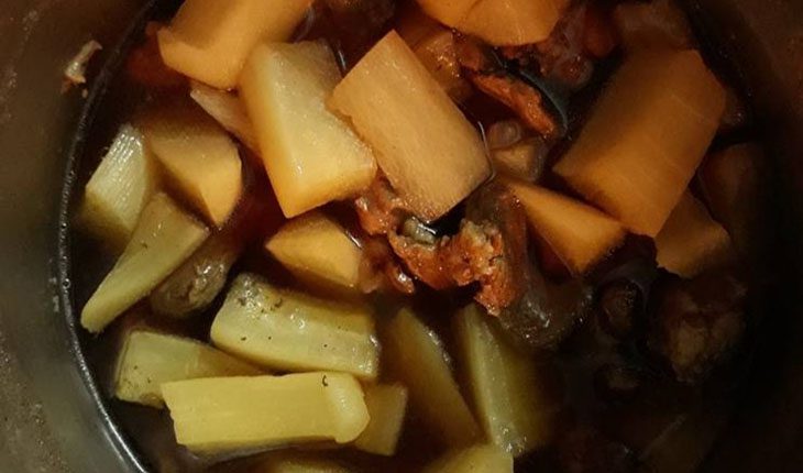 Step 2 Braise meat with radish Braised Radish with Meat