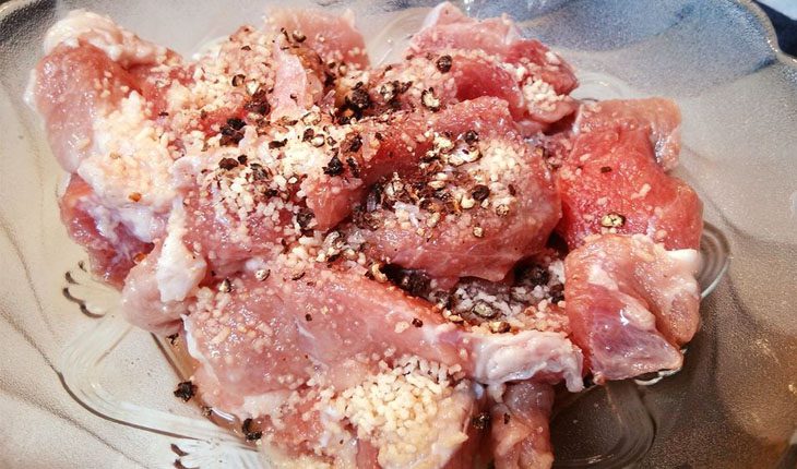 Step 1 Prepare the ingredients for Braised Radish with Meat