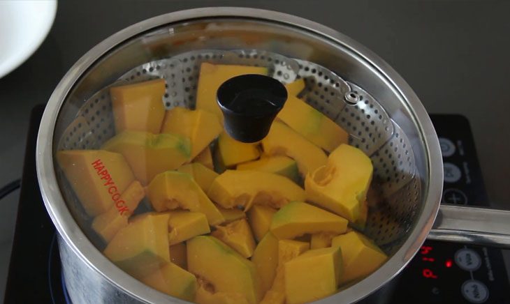 Step 1 Steam pumpkin Steamed Pumpkin Cake