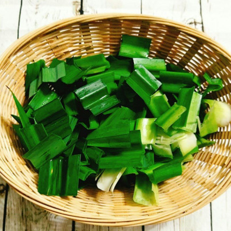 Step 1 Prepare ingredients for Green bean cake (Recipe shared by users)