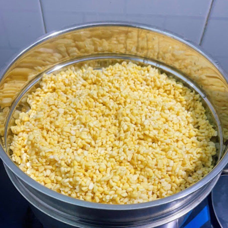 Step 1 Prepare ingredients for Green bean cake (Recipe shared by users)