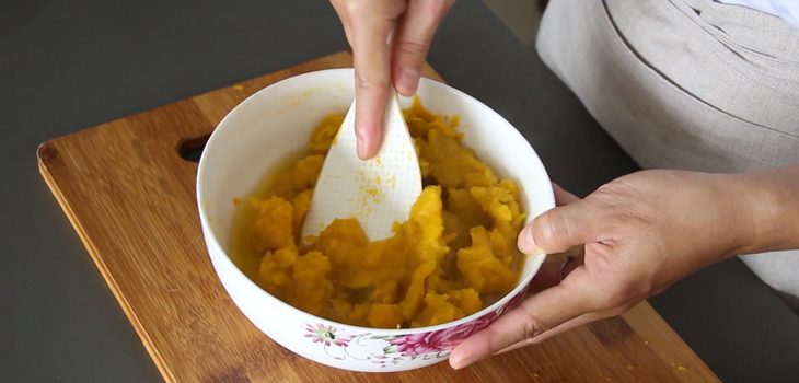 Step 2 Mash the pumpkin for pumpkin muffins