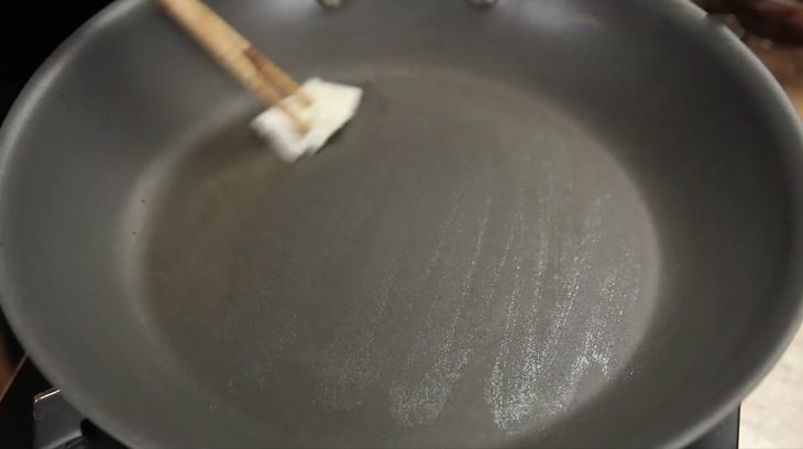 Step 4 Fry the cake Doremon fried cake with savory filling