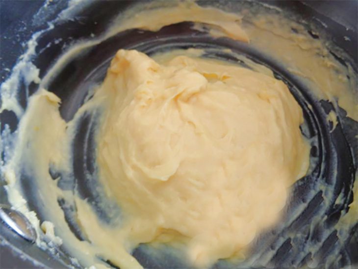 Step 3 Make cream filling for cream puffs without baking