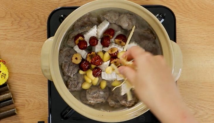 Step 3 Braised beef Braised beef with ginkgo nuts