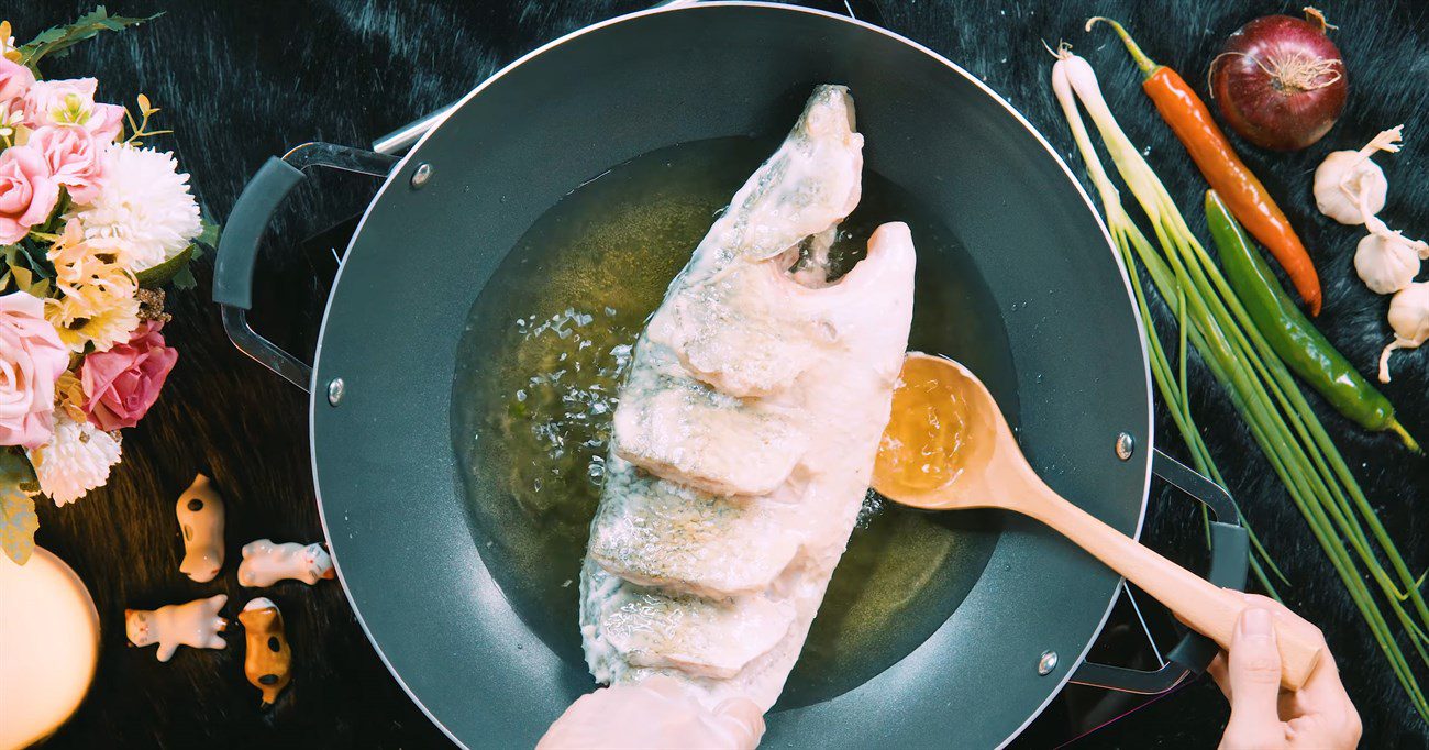 Step 5 Making sweet and sour fish sauce Sweet and sour barramundi