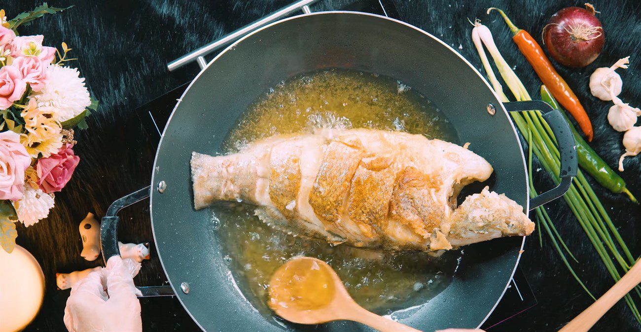 Step 5 Making sweet and sour fish sauce Sweet and sour barramundi