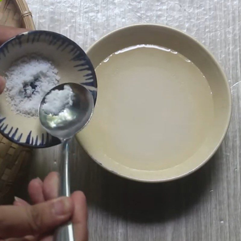 Step 2 Prepare the sugar mixture Fried dried snakehead fish with sugar