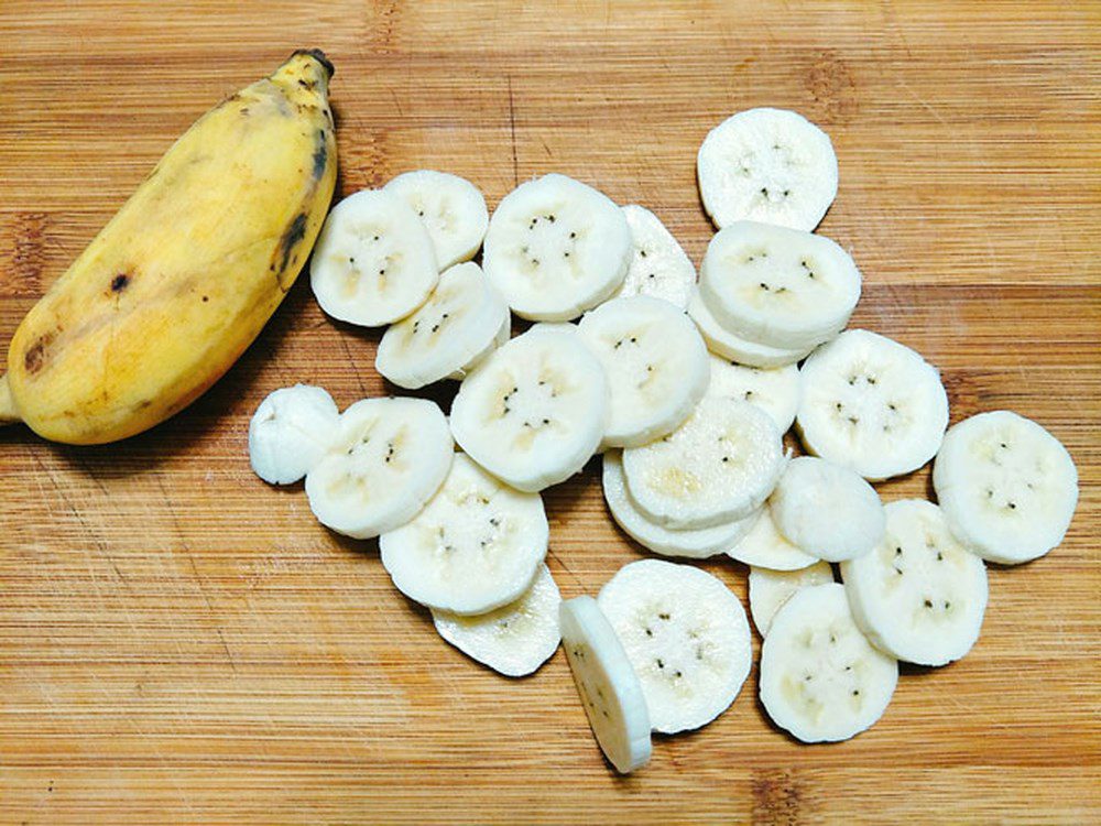 Step 1 Prepare the bananas Cheese-Coated Soursop Bananas