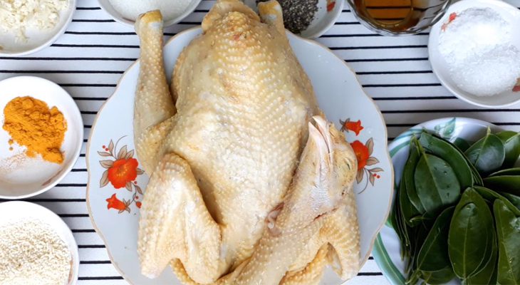 Ingredients for steamed chicken with lime leaves