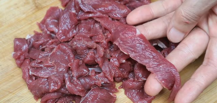 Step 1 Prepare ingredients for Beef and Banana Flower Salad