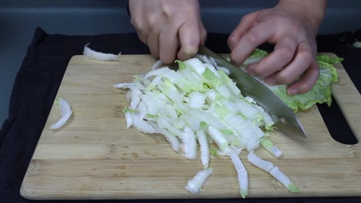 Step 1 Prepare the ingredients for vegetarian dumplings