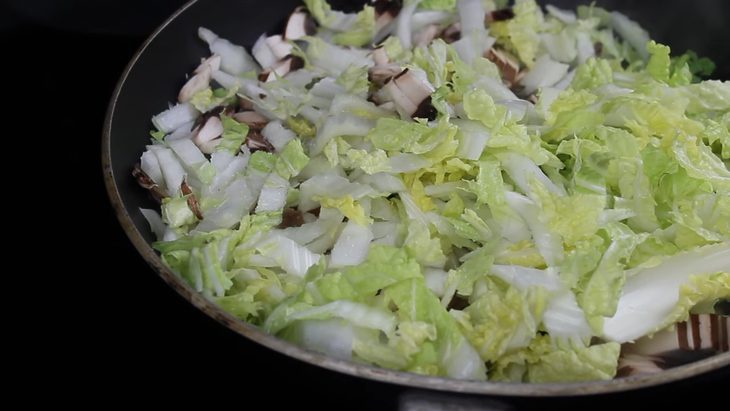 Step 2 Make the filling for vegetarian dumplings