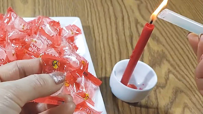 Method 2: Using candle glue