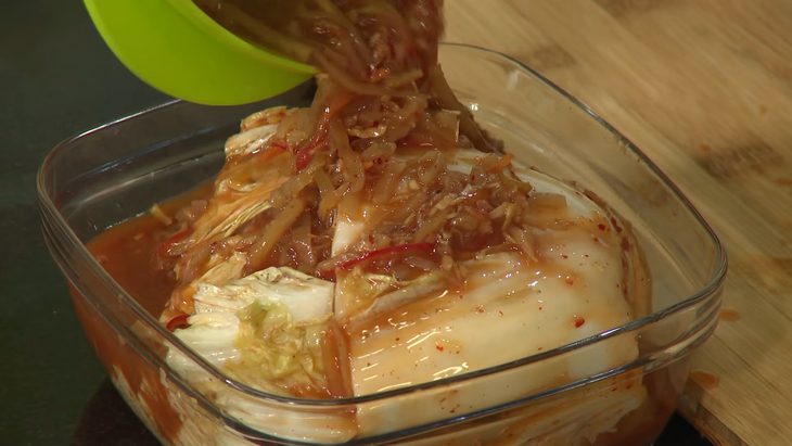 Step 2 Mix the kimchi Vegetarian napa cabbage kimchi