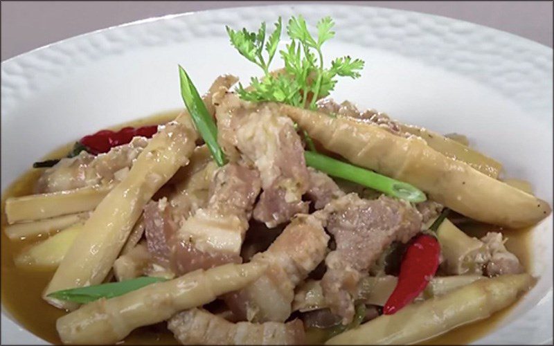 Stir-fried bamboo shoots with shrimp paste