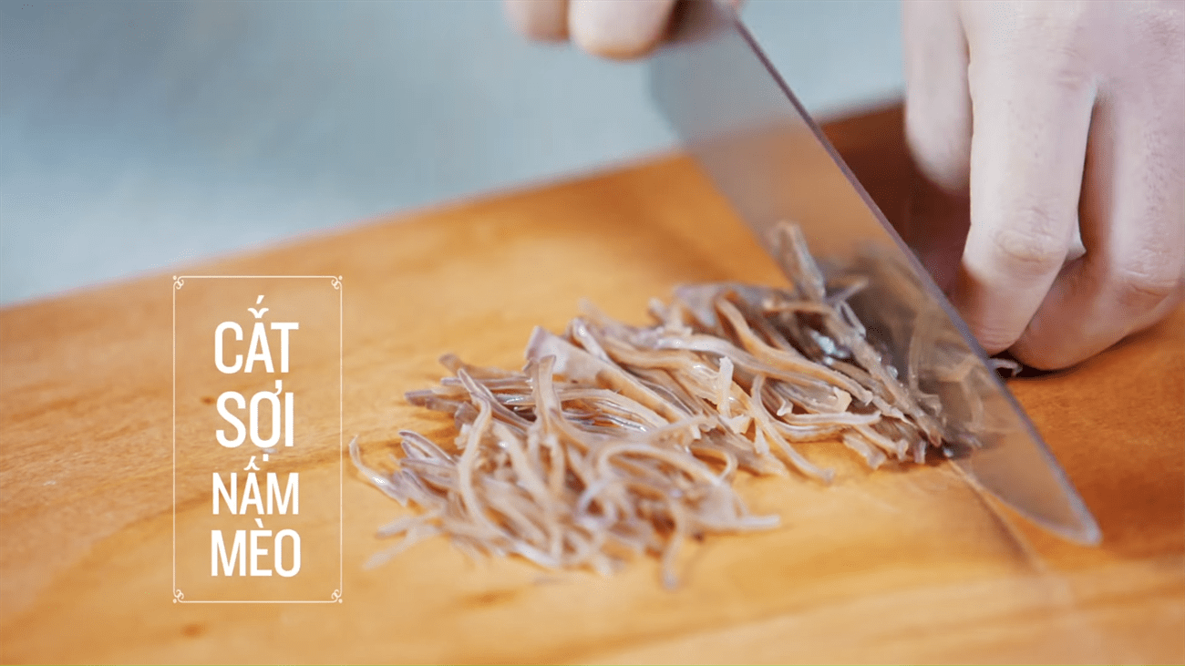 Step 2 Prepare the other ingredients Stir-fried vermicelli with crab