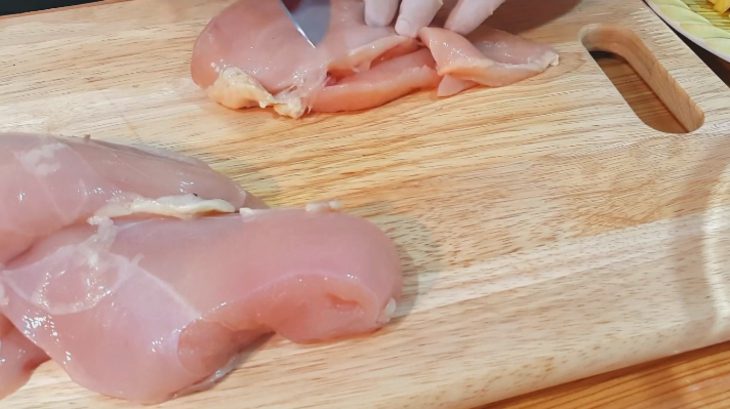 Step 1 Prepare the chicken Stir-fried Chicken with Shiitake Mushrooms