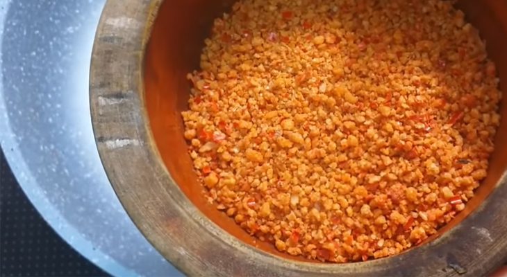 Step 3 Roasting Salt Tây Ninh Chili Salt