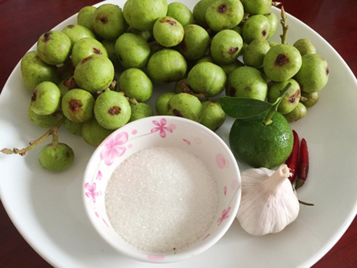 Ingredients for fig salad