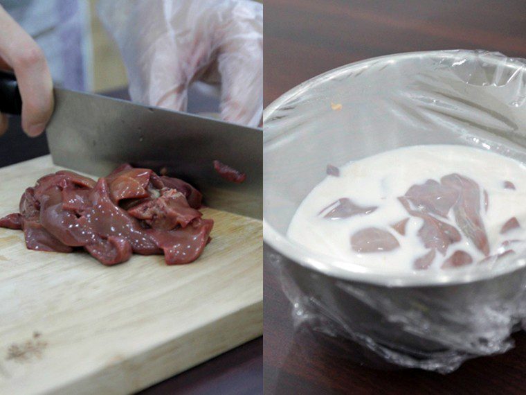 Step 1 Marinate milk with chicken liver Pâté chicken liver using a rice cooker