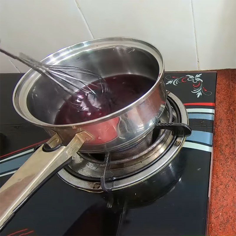 Step 3 Cook the blueberry peel water for Blueberry Yogurt