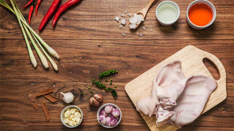 Ingredients for pickled pork ears