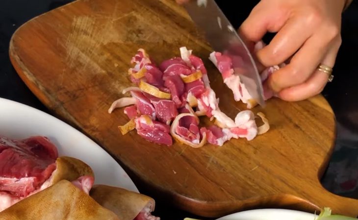 Step 1 Preparing goat meat Goat meat stir-fried with lemongrass