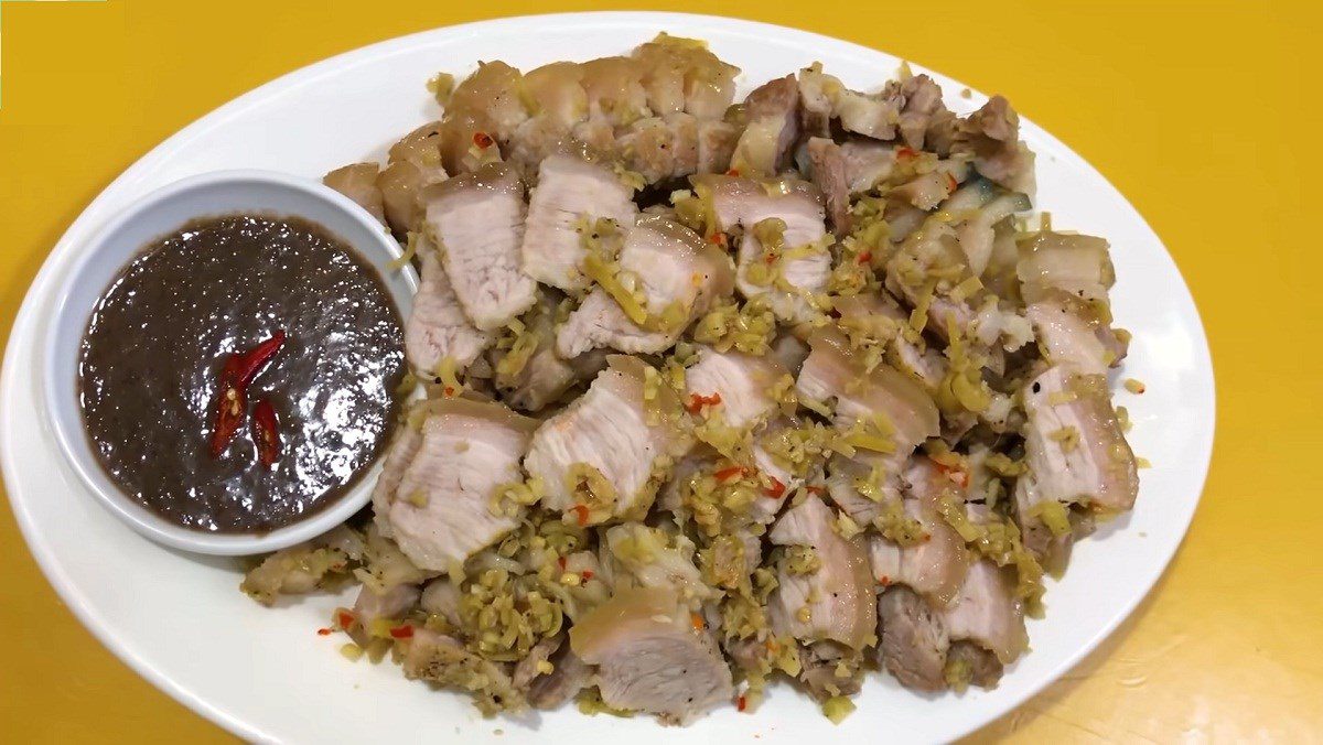 Steamed pork with lemongrass