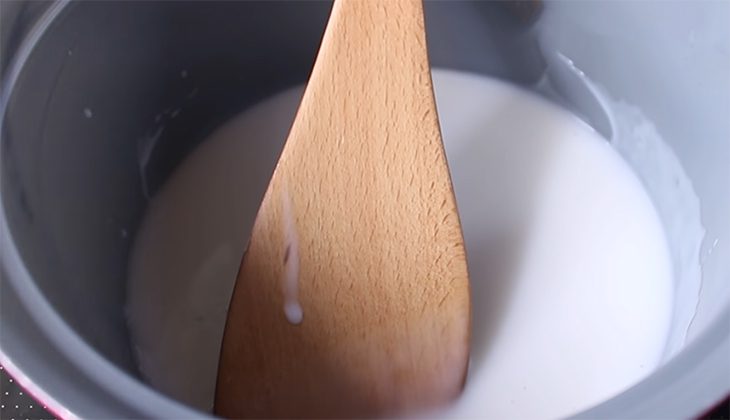 Step 1 Boil the coconut milk mixture for Xôi cadé