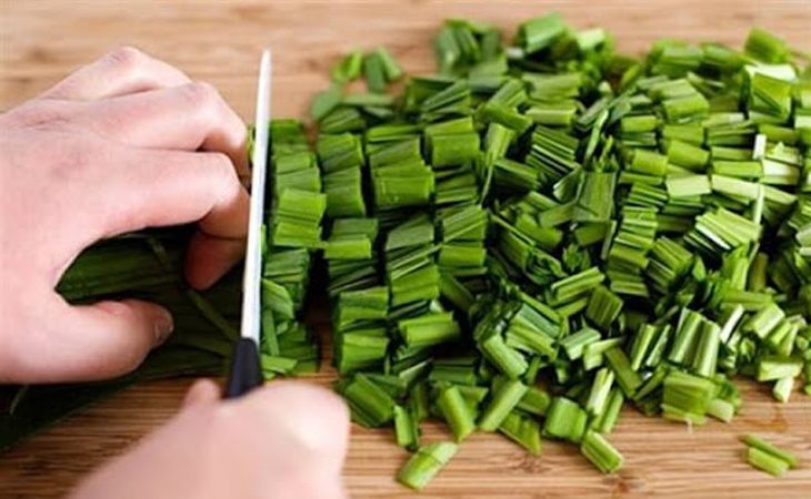 Step 2 Prepare other ingredients Chive noodle soup