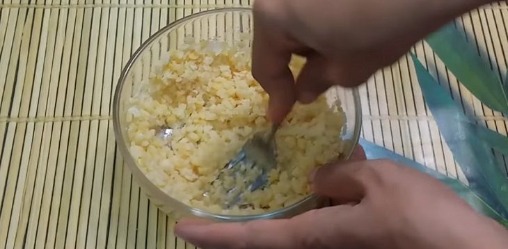 Step 3 Making mung beans for Sticky Rice with Black Glutinous Rice