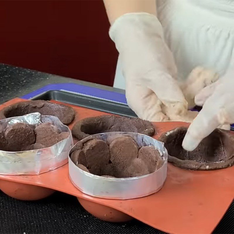 Step 5 Roll the dough and shape the cake Fruit tart with a cup shape