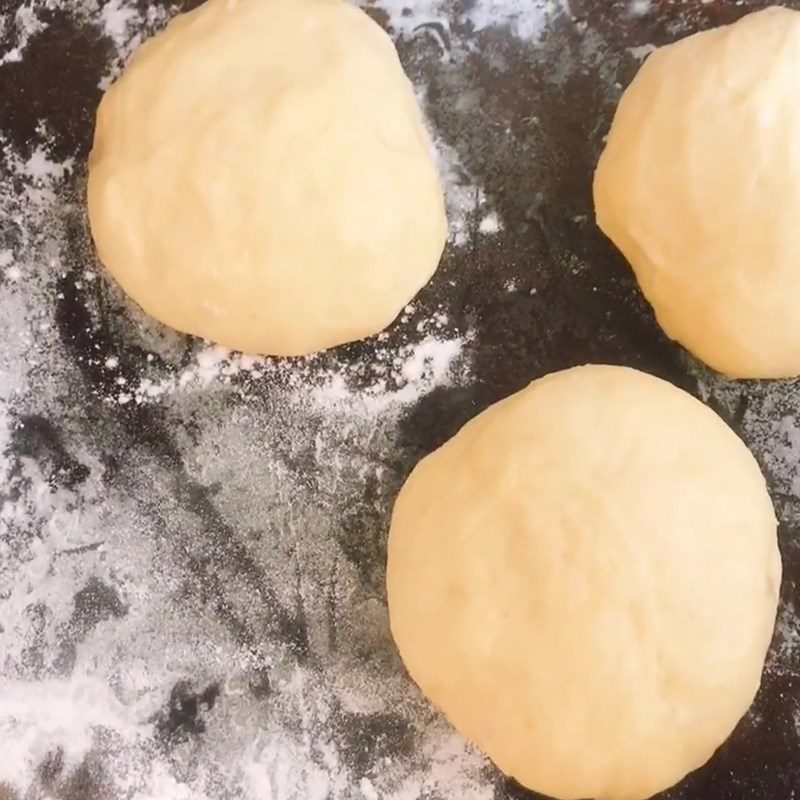 Step 4 Roll and shape the bread Raisin bread using an air fryer