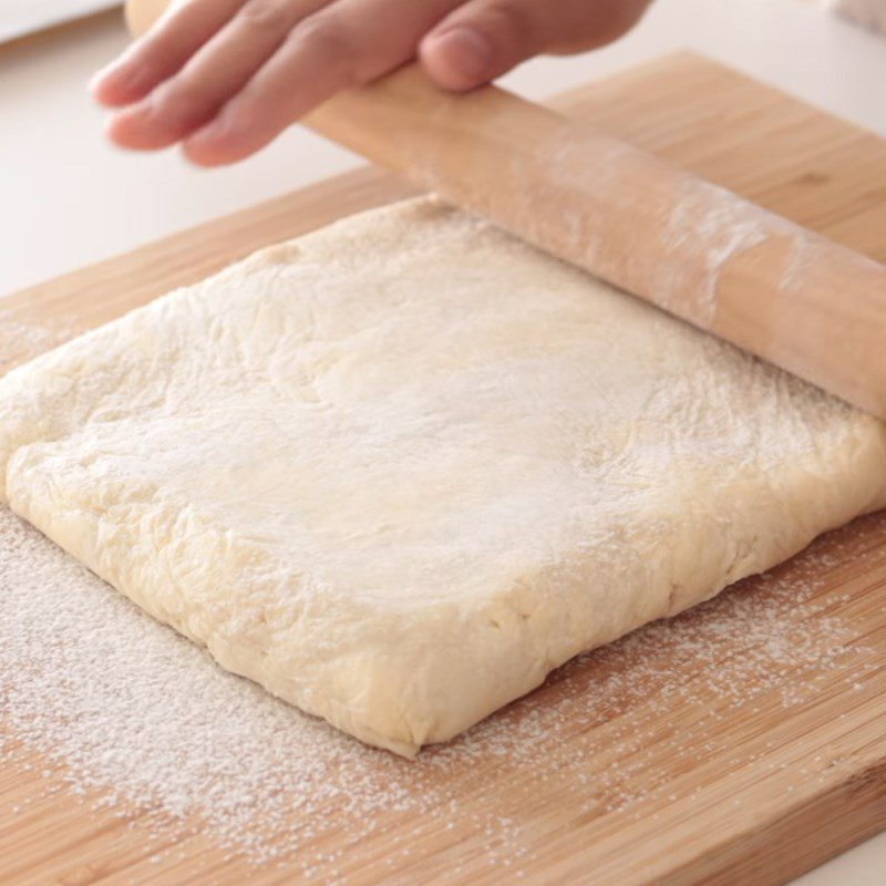 Step 2 Roll and Rest the Dough for the First Time Sweet Potato Apple Pie