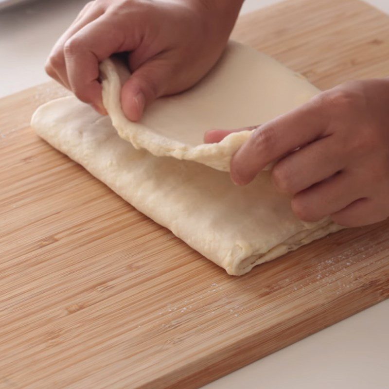 Step 5 Roll and proof the dough for the second time Sweet potato apple pie