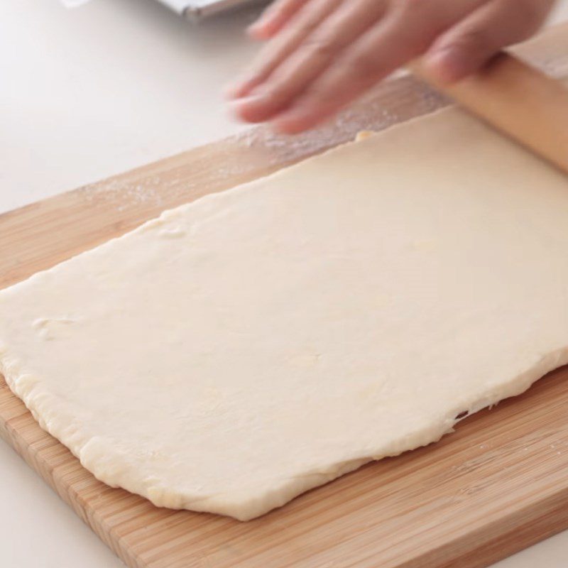 Step 5 Roll and proof the dough for the second time Sweet potato apple pie