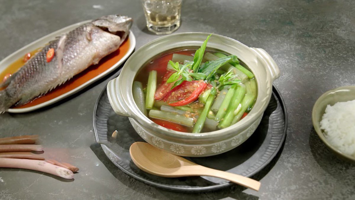 Snakehead Fish Soup with Water Lily