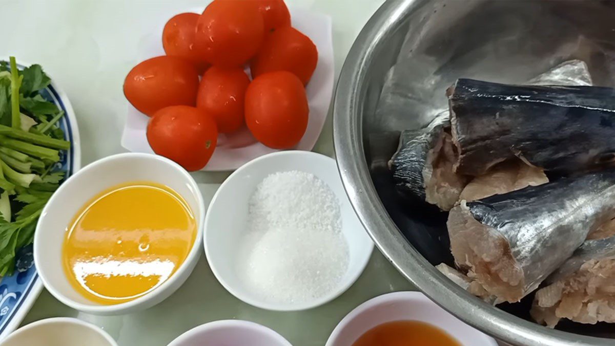 Ingredients for mackerel soup