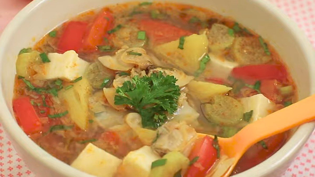 Sour clam soup with tofu