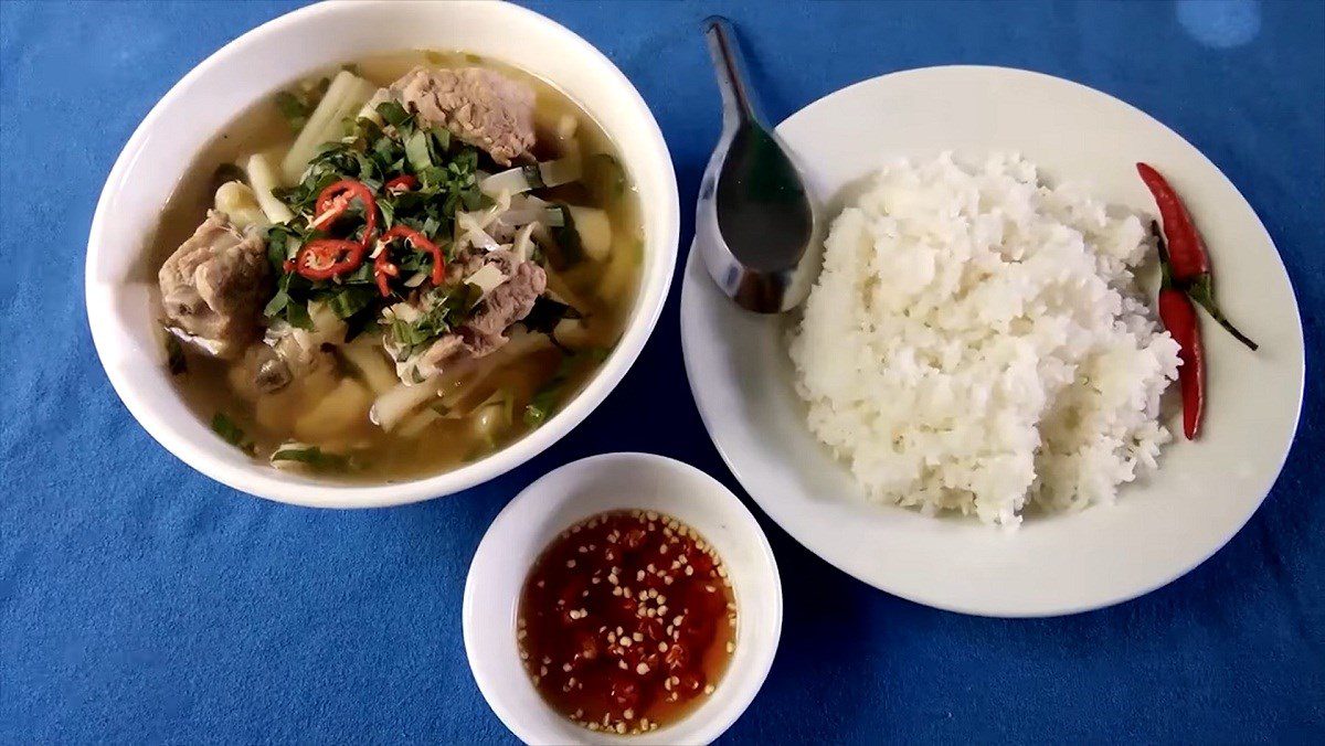 Sour Pork Rib Soup with Bamboo Shoots