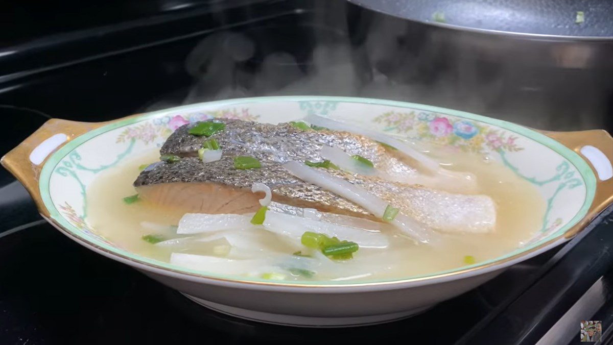 Salmon radish soup