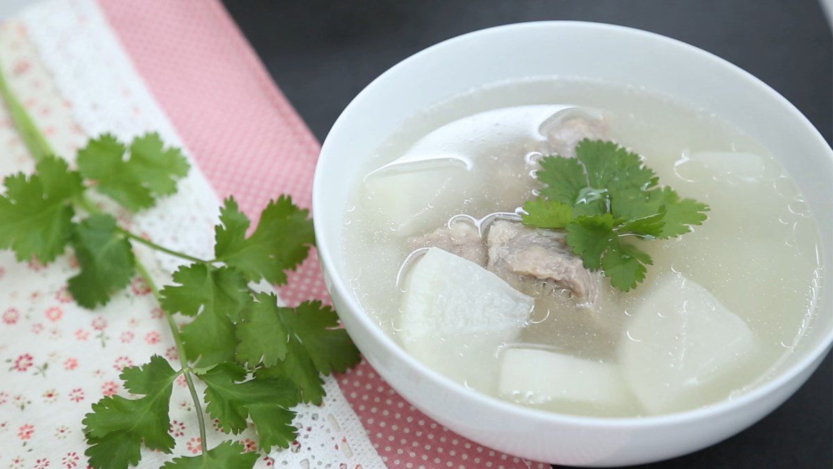 Pork Rib White Radish Soup