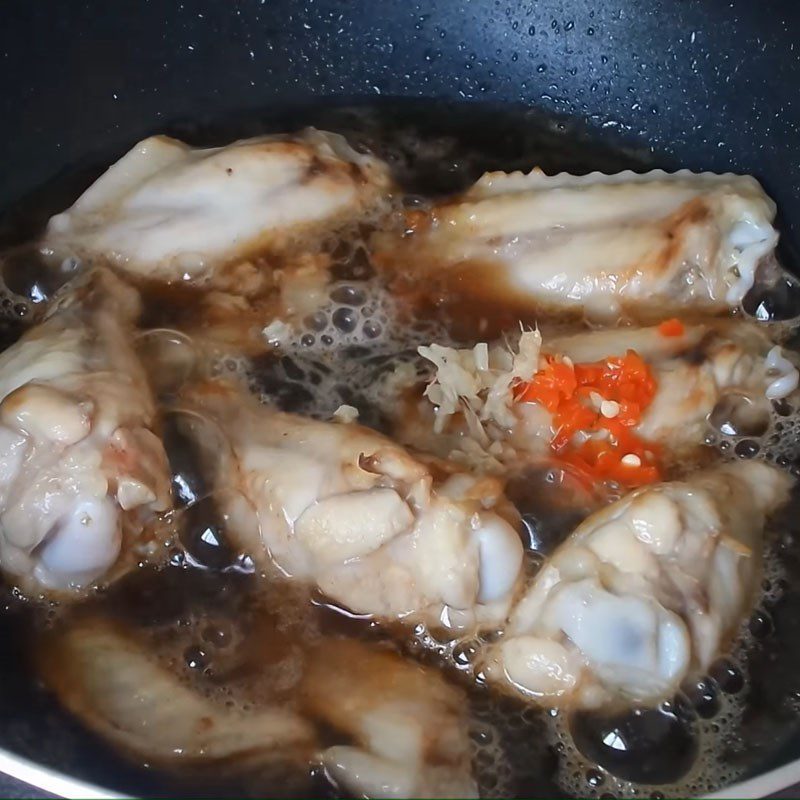 Step 3 Simmer the chicken wings Fried chicken wings with coca