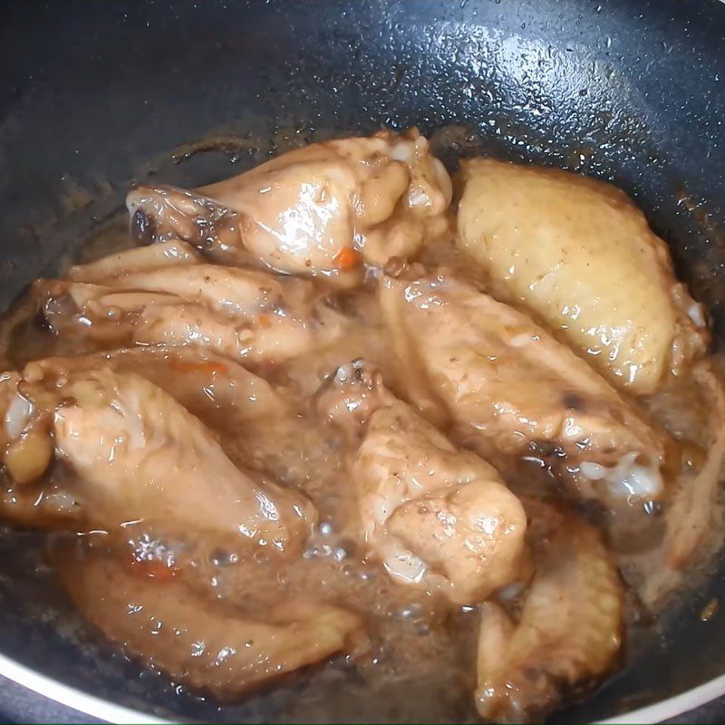 Step 3 Simmer the chicken wings Fried chicken wings with coca